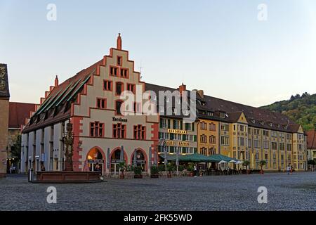 Fischbrunnen, Kornhaus, Restaurant, Hotel, Rappen Stockfoto