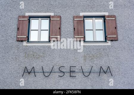 Schriftzug am Bergbaumuseum Achthal in der Gemeinde Teisendorf, Bayer, Deutschland Stockfoto