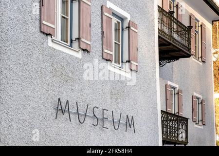 Schriftzug am Bergbaumuseum Achthal in der Gemeinde Teisendorf, Bayer, Deutschland Stockfoto