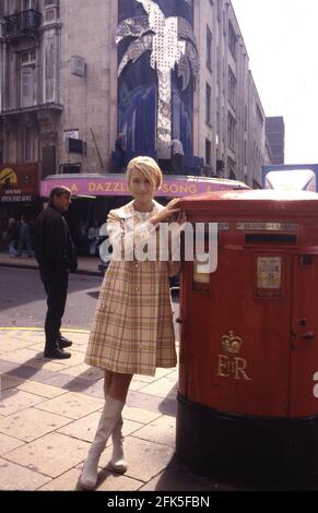 Maria Guzenina, derzeit Mitglied des finnischen Parlaments und Ex-veejay beim Musikfernsehen MTV im West End von London in den 80er Jahren. Stockfoto