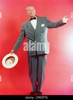 MAURICE CHEVALIER (1888-1972) französischer Entertainer und Filmschauspieler um 1960 Stockfoto