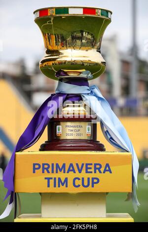 Parma, Italien, 28. April 2021. Die Trophäe, die vor dem Spiel von Primavera Coppa Italia im Stadio Ennio Tardini in Parma abgebildet wurde. Bildnachweis sollte lauten: Jonathan Moscrop / Sportimage Stockfoto