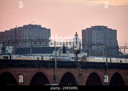 Gebaut von CAF British Rail Class 331, die von Northern Trains auf Stockport Viaduct, Greater Manchester, betrieben wird Stockfoto