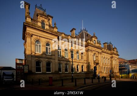 Wolverhampton altes Rathaus im Renaissance-Stil in der North Street, denkmalgeschütztes Gebäude von Ernest Bates, jetzt Black County Magistrates Court Stockfoto