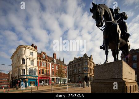 Wolverhampton City, in den West Midlands Statue of Prince Albert, Queen Square 1866. Von T. Thorneycroft Stockfoto