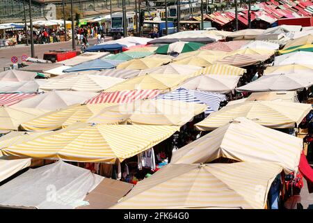 Turin, Piemont, Italien Porta Palazzo Markt die größte Open-Air-Markt in Europa Stockfoto