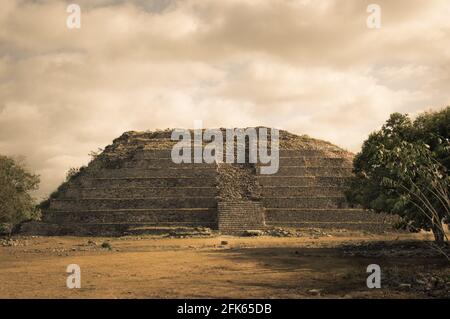 Kinich Kak Moo Pyramidenruinen an archäologischer Stätte in Izamal, Yucatan, Mexiko Stockfoto
