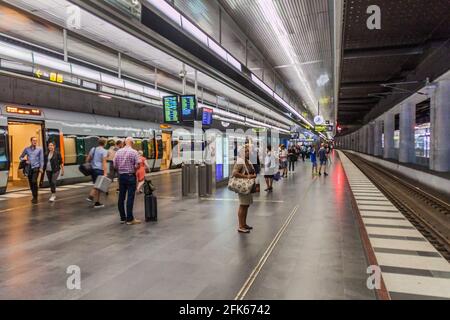 MALMÖ, SCHWEDEN - 27. AUGUST 2016: Bahnsteig des Hauptbahnhofs in Malmö, Schweden Stockfoto