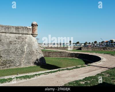 Castillo de San Marcos eine große spanische Steinfestung oder Festung aus dem 16. Jahrhundert bewacht den Hafen in St. Augustine, Florida, USA. Stockfoto