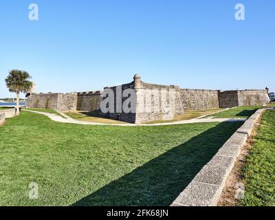 Castillo de San Marcos eine große spanische Steinfestung oder Festung aus dem 16. Jahrhundert bewacht den Hafen in St. Augustine, Florida, USA. Stockfoto
