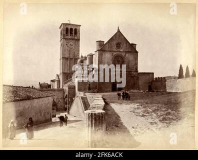 1886 ca , ASSISI , UMBRIEN , ITALIEN : Blick auf die Basilika San Francesco . Foto des amerikanischen Journalisten und Fotografen WILLIAM JAMES STILLMAN ( 1828 - 1901 ). - ITALIA - FOTO STORICHE - GESCHICHTE - GEOGRAFIA - GEOGRAPHIE - ARCHITETTURA - ARCHITETTURE - KIRCHE - CHIESA - RELIGIONE CATTOLICA - KATHOLISCHE RELIGION --- ARCHIVIO GBB Stockfoto