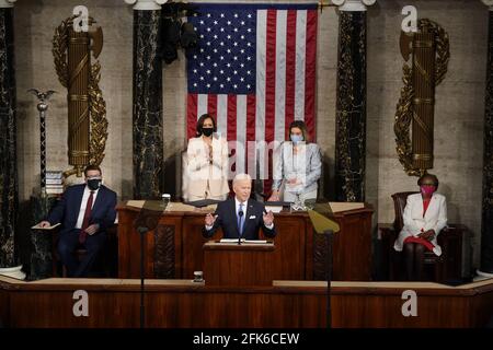 Washington, Vereinigte Staaten Von Amerika. April 2021. NYTSPEECH - Präsident Joe Biden hielt am Mittwoch, den 28. April 2021, eine Rede zu einer gemeinsamen Kongresssitzung im Capitol in Washington. NYTCREDIT: Doug Mills/The New York TimesCredit: Doug Mills/Pool via CNP zur weltweiten Nutzung Credit: dpa/Alamy Live News Stockfoto