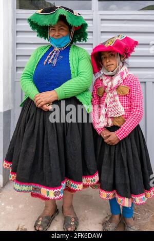 Andenfrauen in traditioneller Kleidung Stockfoto