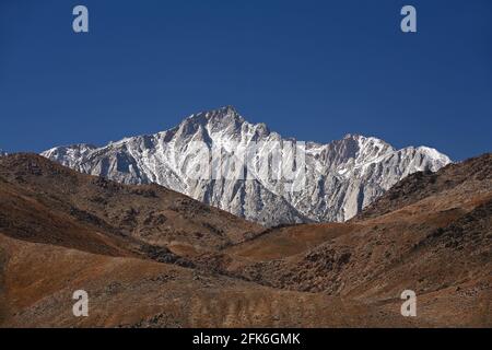 Blick auf Mount Whitney auf dem Highway 395 bei Lone Pine Kalifornien Stockfoto