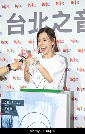 Taipeh. April 2021. Julia Peng wirbt am 28. April 2021 für ihr neues Album 'Delusions' in Taipei, Taiwan, China.(Foto: TPG) Quelle: TopPhoto/Alamy Live News Stockfoto