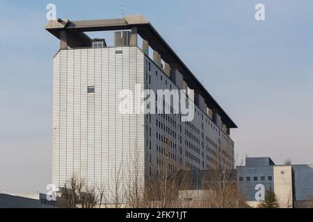 München, Großhadern, Deutschland - 9. März 2021: Seitenansicht des Klinikums Großhadern. Münchens größtes Krankenhaus. Stockfoto