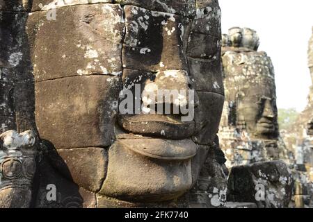 Steinwände am Bayon-Tempel in Siem Reap, Kambodscha. Stockfoto