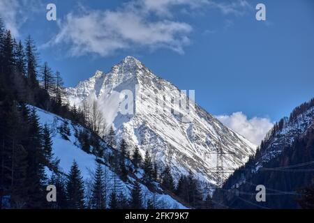 Winter, Frühling, Schnee, Tiefschnee, verneit, Zugeschneit, Schneehöhe, Felbertauern, Nationalpark, hohe Tauern, Matreier Tauernhaus, Zaun, Holzzau Stockfoto