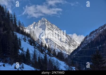 Winter, Frühling, Schnee, Tiefschnee, verneit, Zugeschneit, Schneehöhe, Felbertauern, Nationalpark, hohe Tauern, Matreier Tauernhaus, Zaun, Holzzau Stockfoto