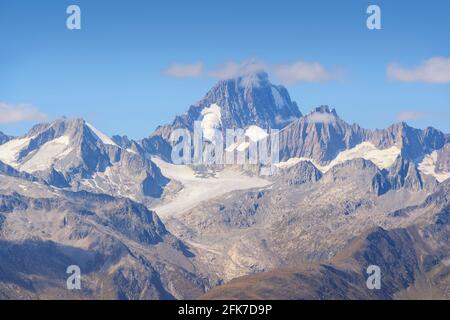 Finsteraarhorn vom Nufenenpass aus gesehen, Schweiz Stockfoto