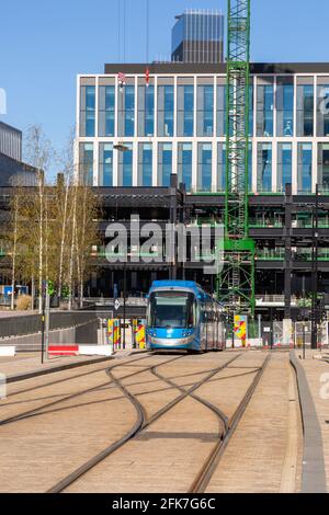 Straßenbahn in Birmingham Centenary Square, Großbritannien Stockfoto