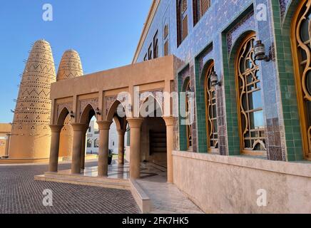 DOHA, KATAR - 28. FEB 2020: Katara Moschee im Katara Kulturdorf, beliebtes Touristenziel in Doha, Qatar.selective Fokus Stockfoto