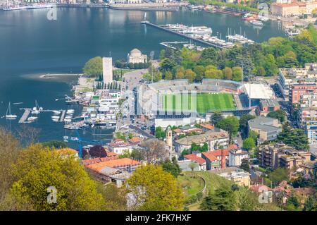 Luftbild Stadt Detail von Como. Hier das Fußballstadion am Seeufer dieser berühmten schönen italienischen Stadt Stockfoto