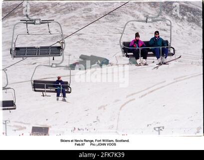 Skifahrer Skifahren in der Ben Nevis Range in Fort William Scotland Stockfoto