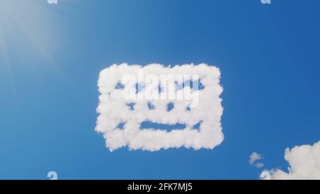 3d-Darstellung von weißen, flauschigen Wolken in Form eines Symbols Der Computertastatur am blauen Himmel mit Sonnenstrahlen Stockfoto