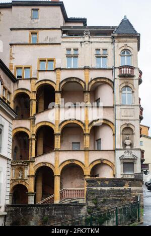 Lyon (Frankreich), 28. April 2021. Das Maison Henri IV ist ein historisches Monument in Vieux Lyon. Stockfoto