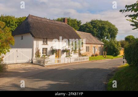 Hübsches Reethaus in Gunwalloe, Cornwall, Großbritannien. Dieses Haus war einst die Residenz von Compton Mackenzie, dem Autor von Whiskey Galore - John Gollop Stockfoto