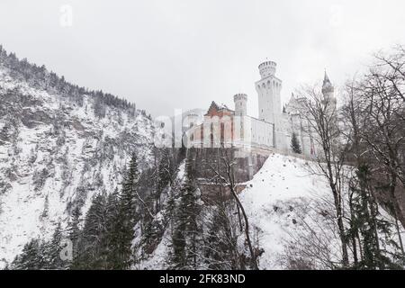 Schwangau, Deutschland. - 27. Dezember 2014: Schloss Neuschwanstein im Winter in Schwangau, Deutschland. Stockfoto