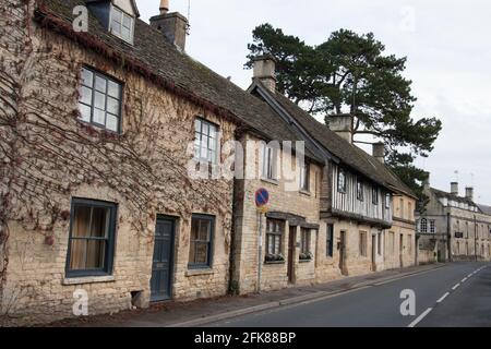 Blick auf die historischen Häuser in Northleach, Gloucester, England Stockfoto