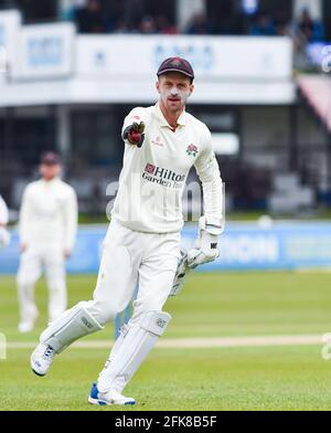 Hove UK 29. April 2021 - Dane Vilas aus Lancashire am ersten Tag ihres LV= Insurance County Championship-Spiels gegen Sussex auf dem 1. Central County Ground in Hove . : Credit Simon Dack / Alamy Live News Stockfoto