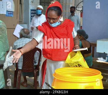 Kalkutta, Indien. April 2021. Unbewusster Bürger des Landes während der Zeit der zweiten Welle der Covid19-Pandemie. (Foto: Anubrata Mondal/Pacific Press) Quelle: Pacific Press Media Production Corp./Alamy Live News Stockfoto