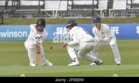 Hove UK 29. April 2021 - Tom Clark hat am ersten Tag des LV= Insurance County Championship-Spiels auf dem 1. Central County Ground in Hove gegen Lancashire gegen Sussex gespielt. : Credit Simon Dack / Alamy Live News Stockfoto