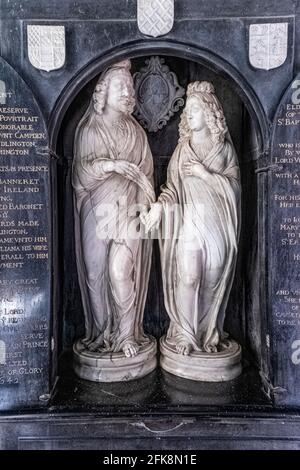 Marmordenkmal von Joshua Marshal zu Edward Noel, Viscount Camden (d. 1645) und seine Frau Juliana Hicks (d. 1680) in Chipping Campden Kirche Glos. VEREINIGTES KÖNIGREICH Stockfoto