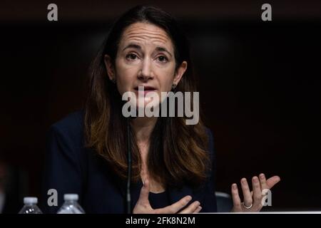 Washington, Usa. April 2021. Avril Haines, der Direktor des nationalen Geheimdienstes, bezeugte bei einer Anhörung der Streitkräfte des Senats, am Donnerstag, dem 29. April 2021, die weltweiten Bedrohungen auf dem Capitol Hill in Washington, DC zu untersuchen. Pool Foto von Graeme Jennings/UPI Credit: UPI/Alamy Live News Stockfoto