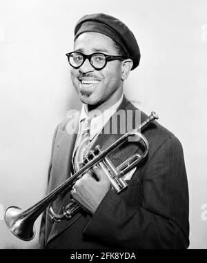 Dizzy Gillespie. Porträt des amerikanischen Jazz-Trompeters John Birks 'Dizzy' Gillespie (1917-1993), von Walter P Gottlieb, 1947 Stockfoto