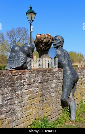 Statue des legendären Schurken namens Tijl Uilenspiegel (Till Eulenspiegel) von Jef Claerhout in Damme, Belgien Stockfoto