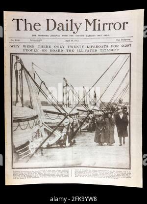 Die Titelseite der Tageszeitung Daily Mirror (Replik) mit Schwerpunkt auf den Zahlen der Lifeboats vom 19. April 1912 nach dem Untergang der RMS Titanic. Stockfoto