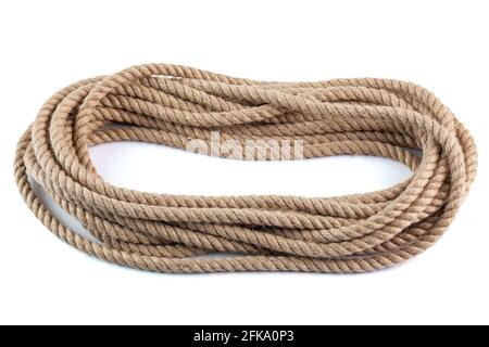 Spule aus natürlichem 10 mm Jute Hessian Seil geflochten Twisted isoliert auf weißem Hintergrund. Stockfoto