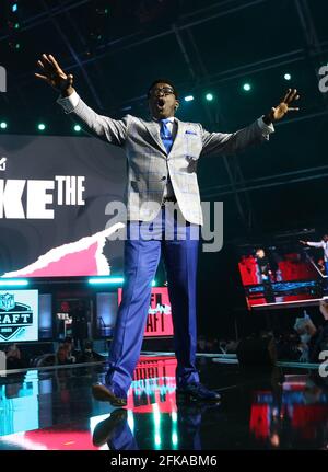 Cleveland, Usa. April 2021. Die NFL Hall of Famer Michael Irvin spricht am Donnerstag, den 29. April 2021, beim NFL Draft 2021 in Cleveland, Ohio. Foto von Aaron Josefczyk/UPI Credit: UPI/Alamy Live News Stockfoto