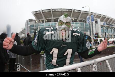 Cleveland, Usa. April 2021. Ein Philadelphia Eagles-Fan beim NFL Draft 2021 in Cleveland, Ohio, am Donnerstag, den 29. April 2021. Foto von Aaron Josefczyk/UPI Credit: UPI/Alamy Live News Stockfoto