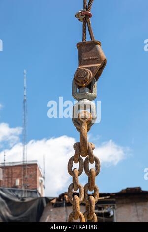 Das 1873 erbaute ehemalige Polizeidezernat in Burlington, Iowa, wird von Entwicklern eines neuen Projekts abgerissen. Stockfoto