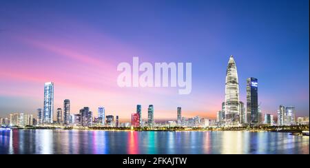 Provinz Guangdong shenzhen nanshan Bezirk houhai bei Nacht Stockfoto