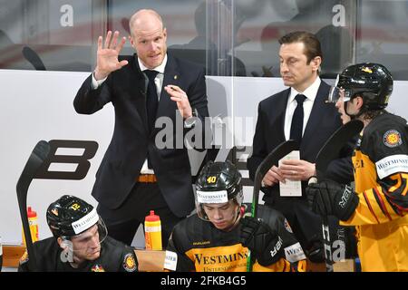 Bundestrainer Toni SOEDERHOLM (GER), Geste, gibt Anweisungen, Deutschland (GER) -Tschechien (CZE) 1-4, Eishockey-Nationalmannschaft, Testlaenderspiel am 29. April 2021 in Nürnberg. Weltweite Nutzung Stockfoto