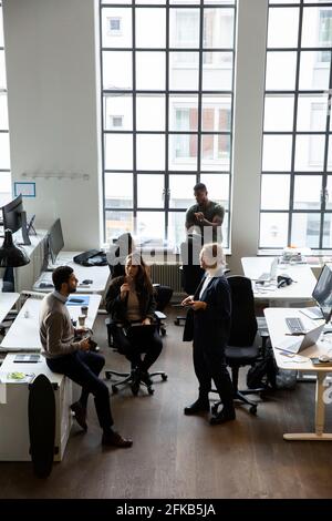 Business-Leute Brainstorming während der Diskussion im kreativen Büro Stockfoto