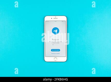 Spanien. 30,04,2021. Telegramm-Anwendungssymbol auf dem Apple iPhone 7-Bildschirm in Nahaufnahme. Telegramm-App-Symbol. Telegram ist ein Online-Social-Media-Netzwerk. Sozial Stockfoto