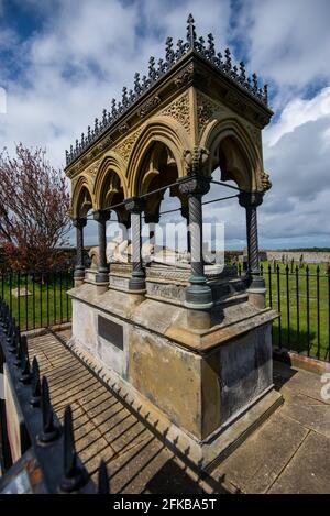 Das Grab von Grace Darling im Kirchhof der St. Aidans Church, Bamburgh, Northumberland Stockfoto